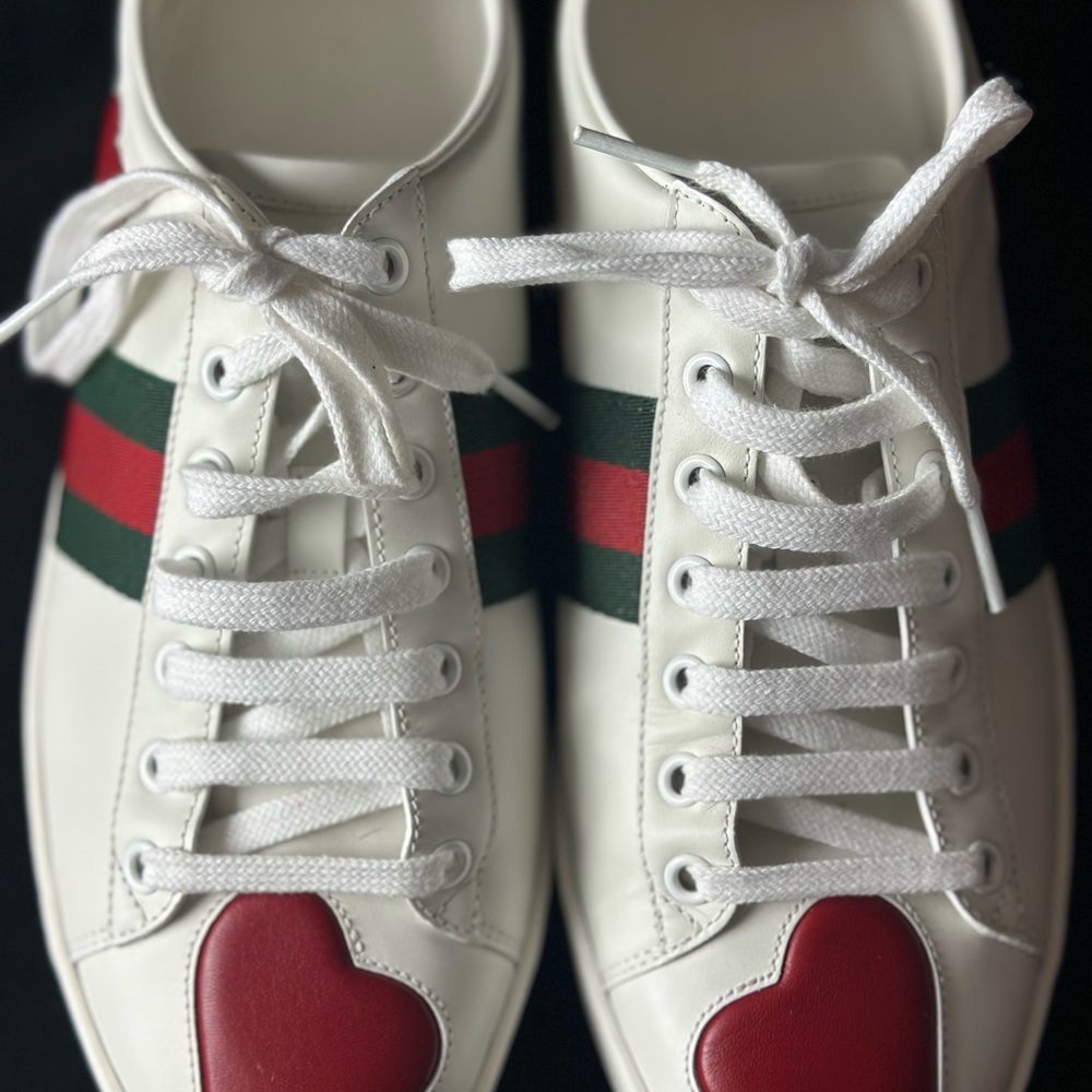 Gucci White and Red Athletic Shoes